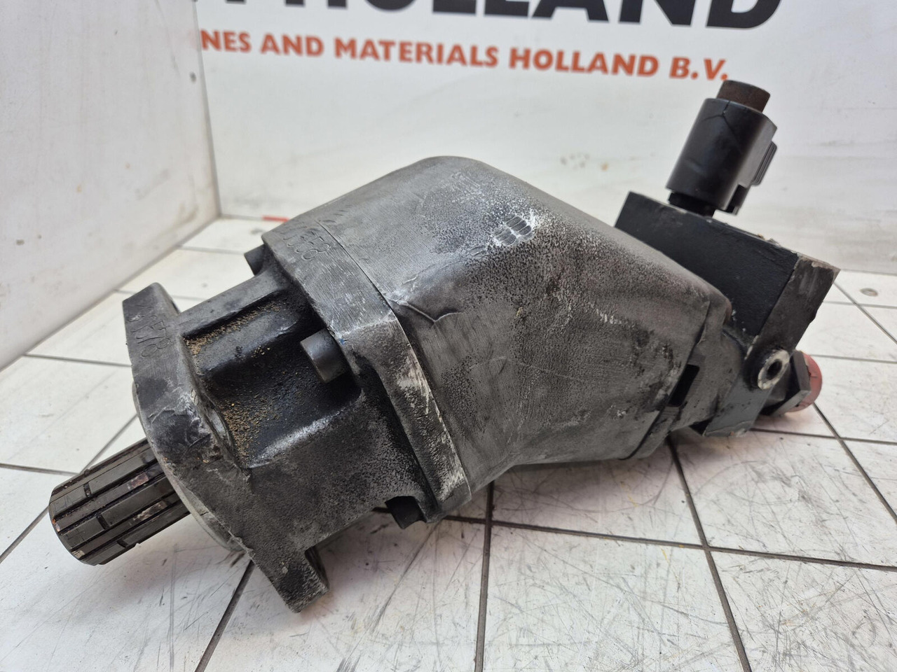 Parker F1-060R hydro pump with bypass - Hydraulic pump for Mobile crane: picture 1 Parker F1-060R hydro pump with bypass - Hydraulic pump for Mobile crane: picture 1