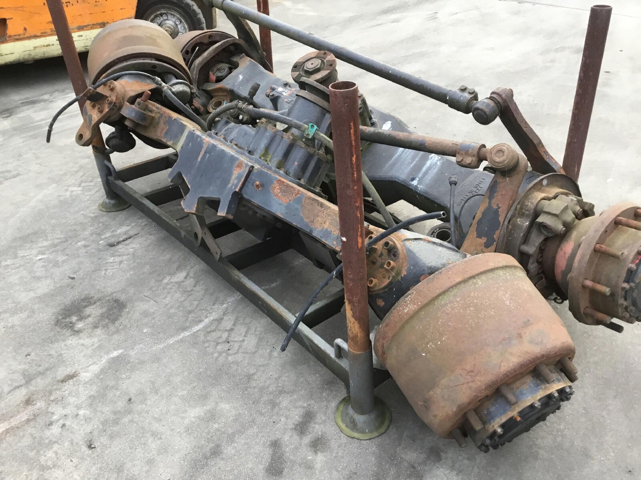 Spierings SK 365 axle 3 - Axle and parts for Mobile crane: picture 2 Spierings SK 365 axle 3 - Axle and parts for Mobile crane: picture 2