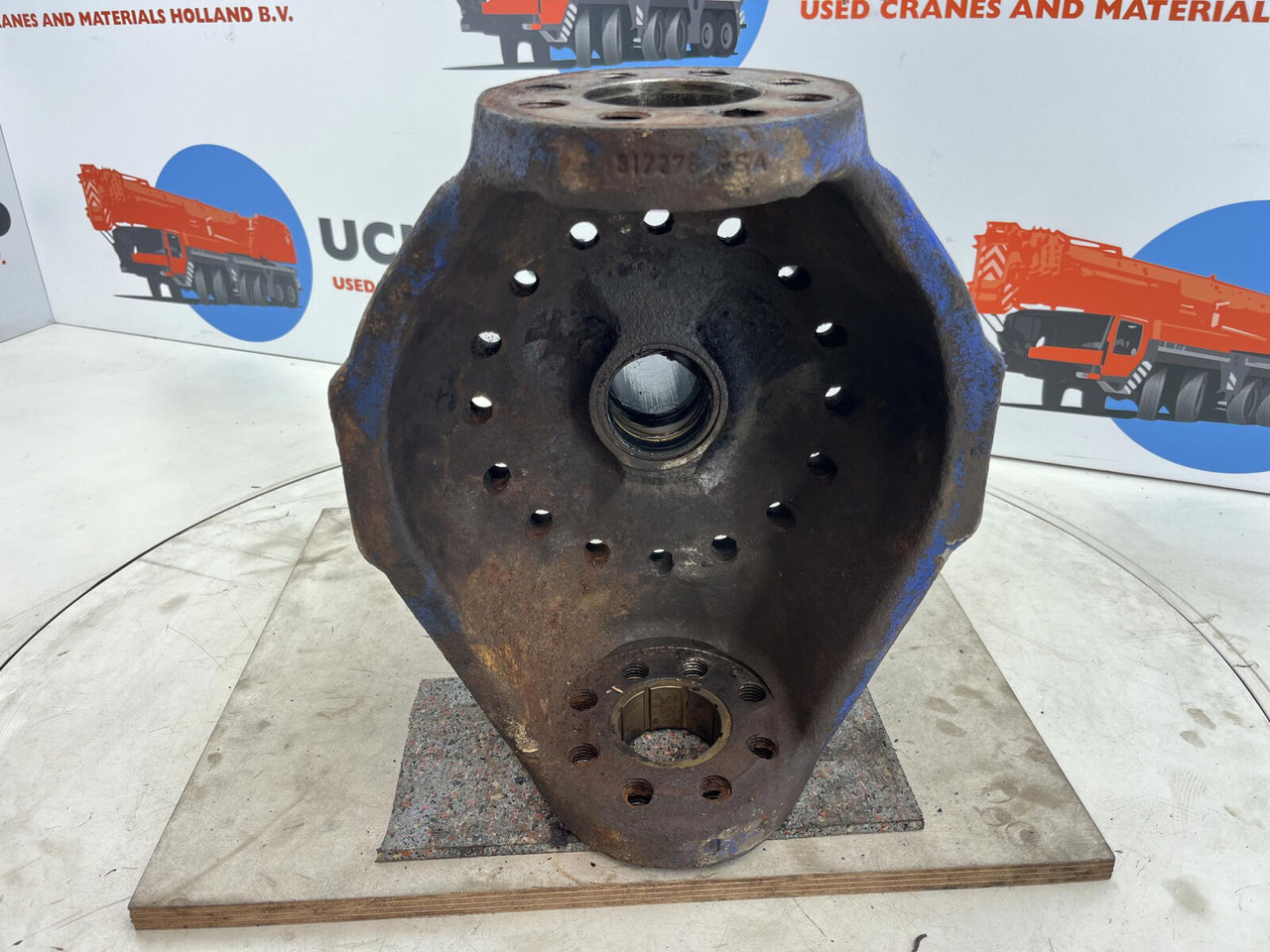 Terex AC 155, AC 205 Steering knuckle 16 holes - Steering knuckle for Mobile crane: picture 5 Terex AC 155, AC 205 Steering knuckle 16 holes - Steering knuckle for Mobile crane: picture 5