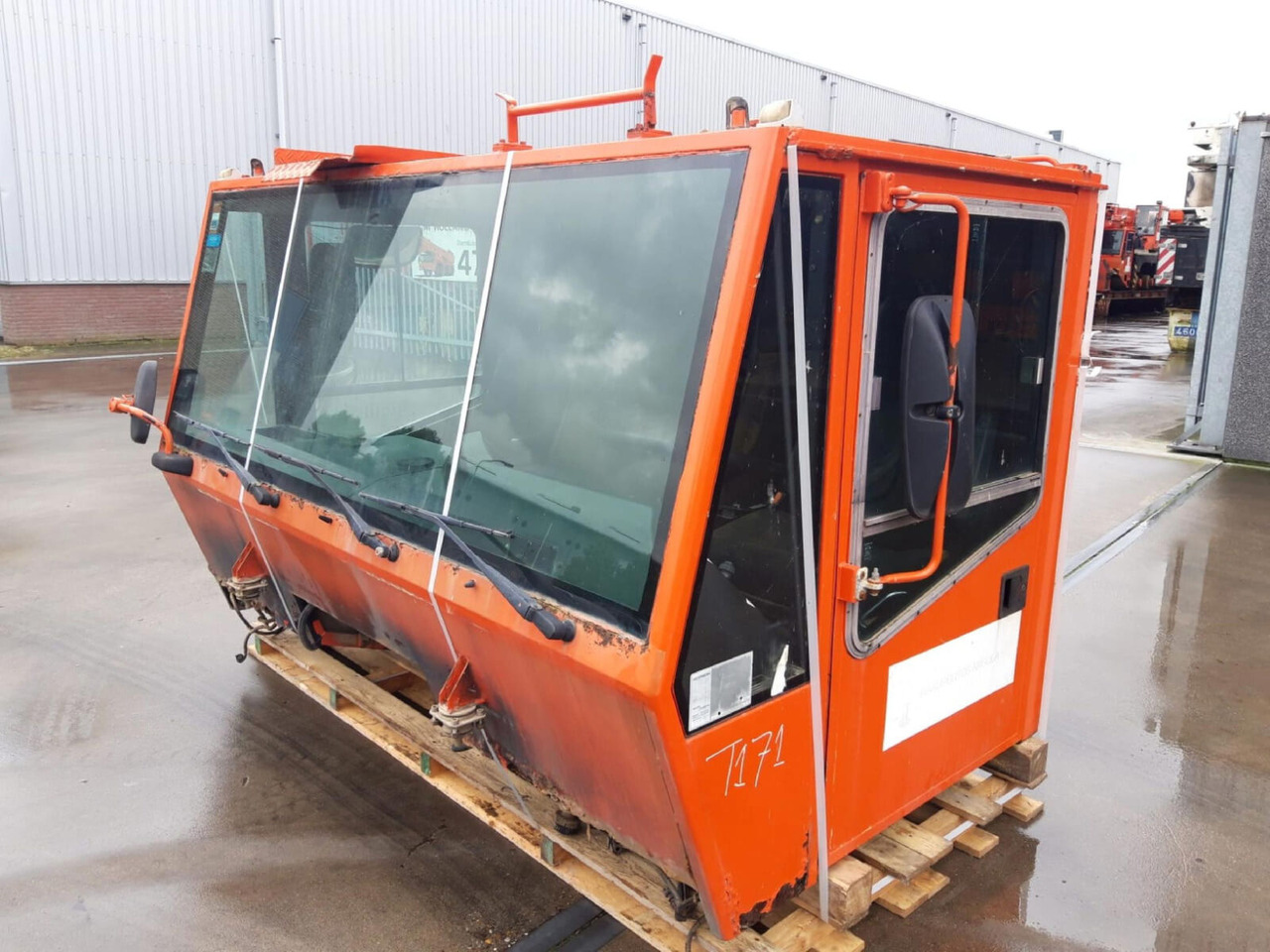 Terex AC 205 lower cab - Cab for Mobile crane: picture 1 Terex AC 205 lower cab - Cab for Mobile crane: picture 1