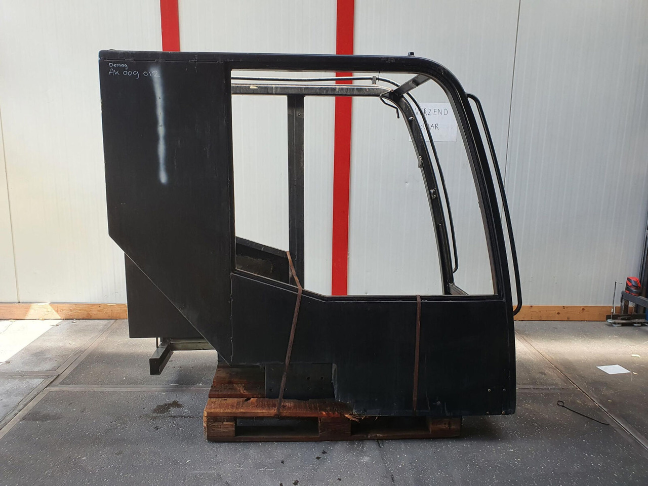 Terex AC upper cabin - Cab for Mobile crane: picture 2 Terex AC upper cabin - Cab for Mobile crane: picture 2