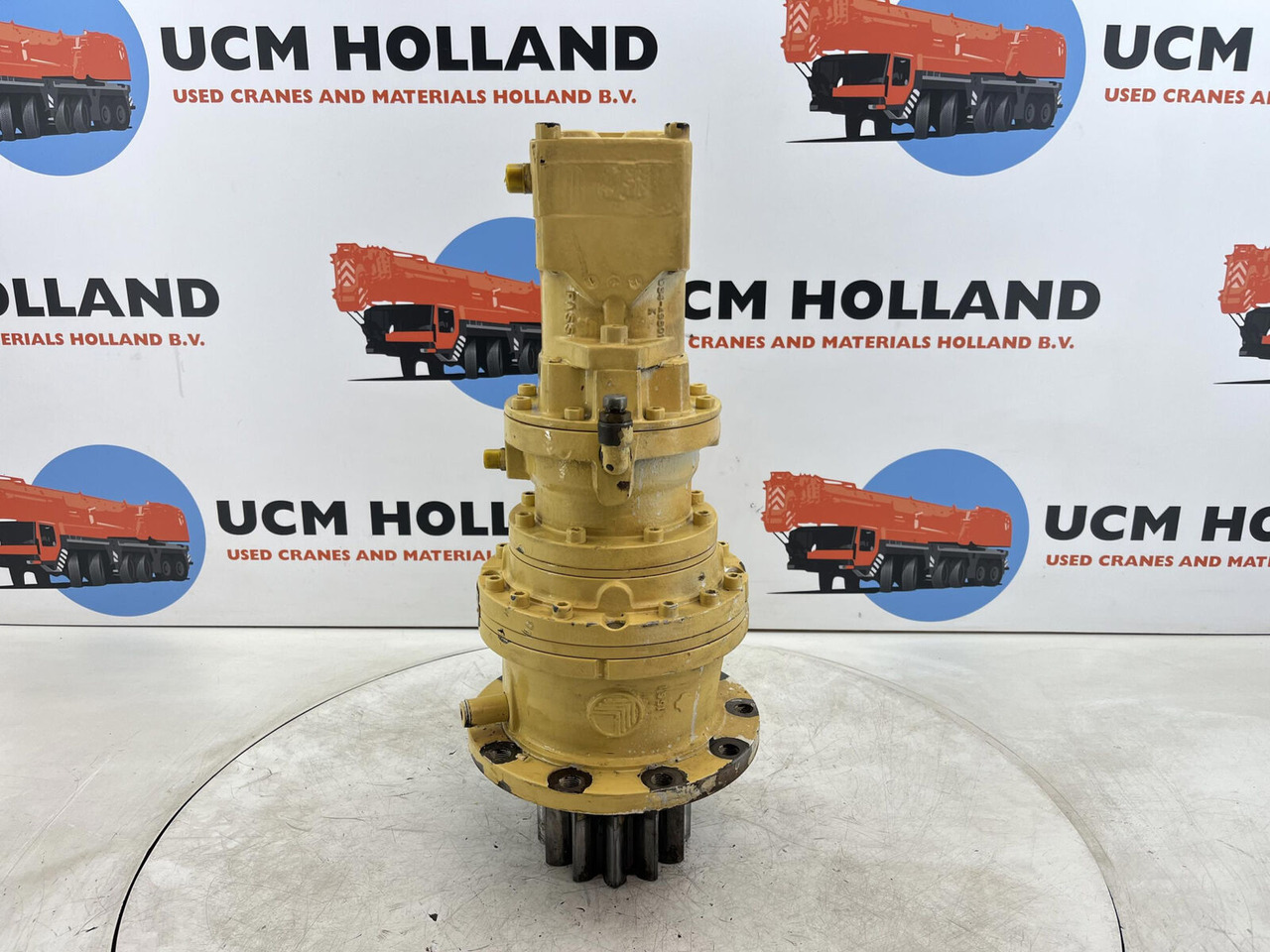 Terex-Demag AC 35 slewing gear - Swing motor for Mobile crane: picture 2 Terex-Demag AC 35 slewing gear - Swing motor for Mobile crane: picture 2