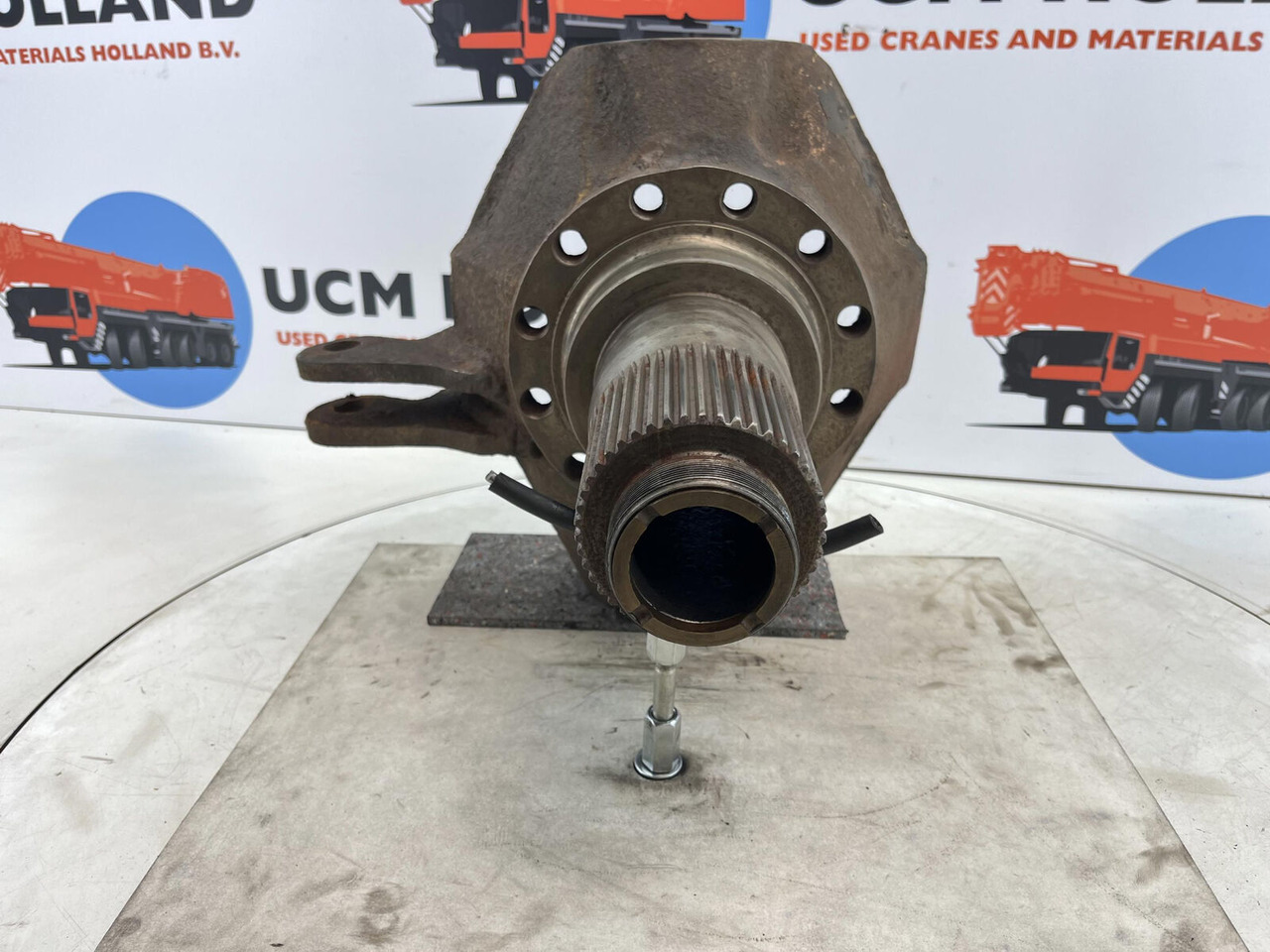 Terex HC 340 Steering knuckle 12 holes axle 6 - Steering knuckle for Mobile crane: picture 2 Terex HC 340 Steering knuckle 12 holes axle 6 - Steering knuckle for Mobile crane: picture 2