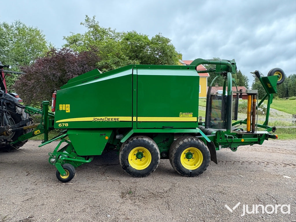 Balspress John Deere 678 - Round baler, Bale wrapper: picture 4 Balspress John Deere 678 - Round baler, Bale wrapper: picture 4