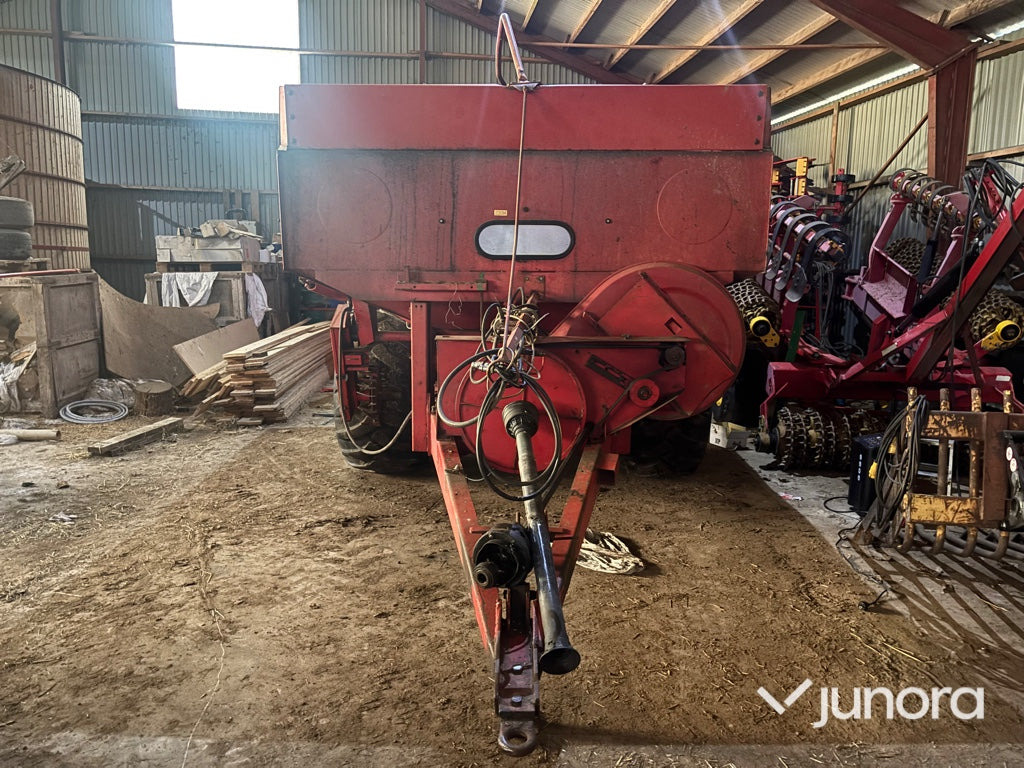 Gödningspridare - Överum Tive 6012 - Manure spreader: picture 4 Gödningspridare - Överum Tive 6012 - Manure spreader: picture 4