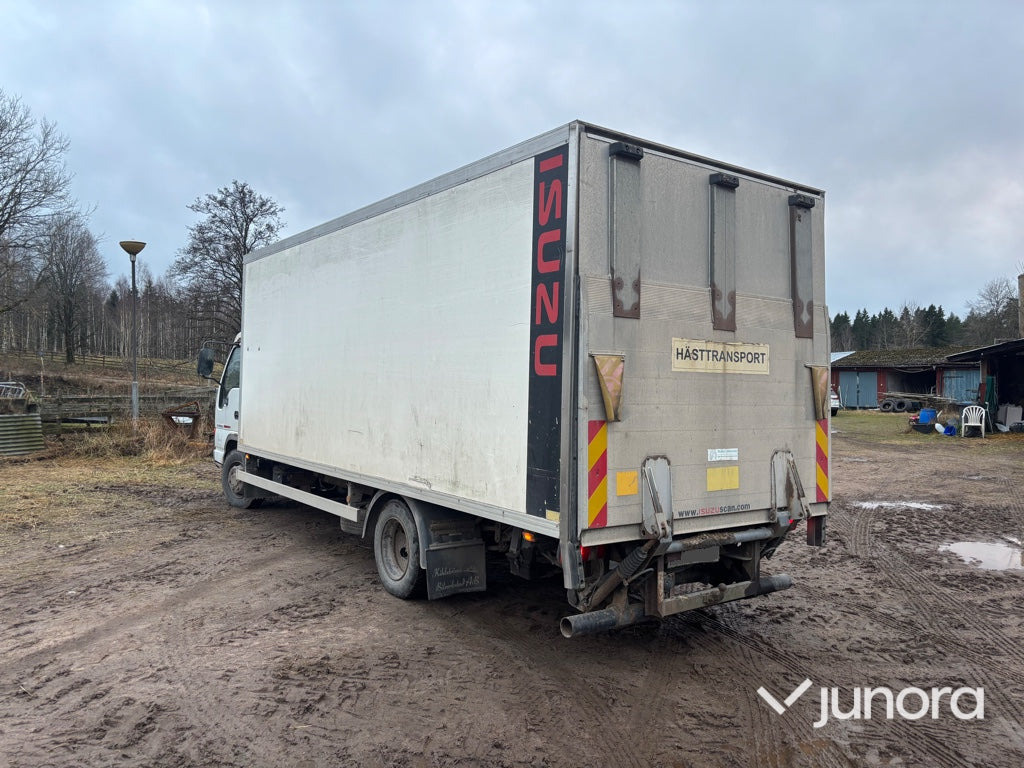 Hästlastbil - Isuzu, NQR70T - Horse truck: picture 3 Hästlastbil - Isuzu, NQR70T - Horse truck: picture 3