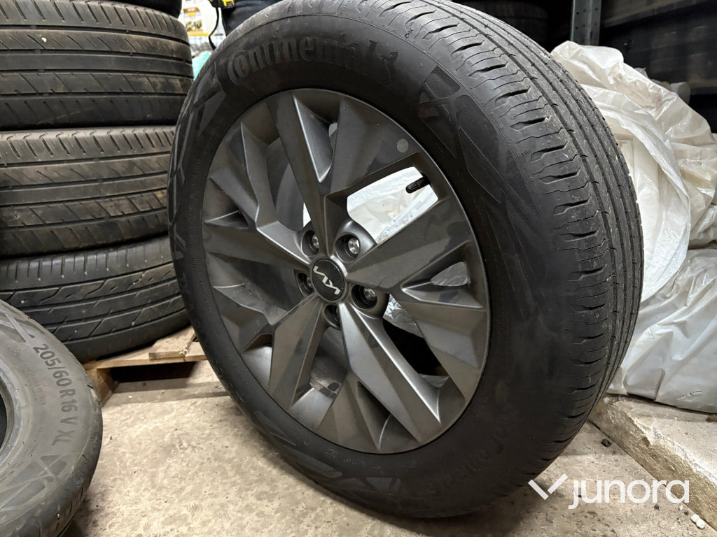 Kia däck med original fälg - Wheel and tire package for Car: picture 4 Kia däck med original fälg - Wheel and tire package for Car: picture 4