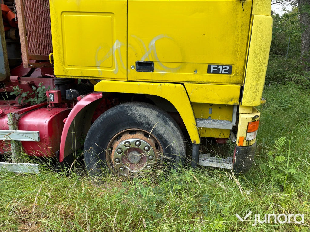 Lastbil Volvo F12 6X2 - Hook lift truck: picture 3 Lastbil Volvo F12 6X2 - Hook lift truck: picture 3