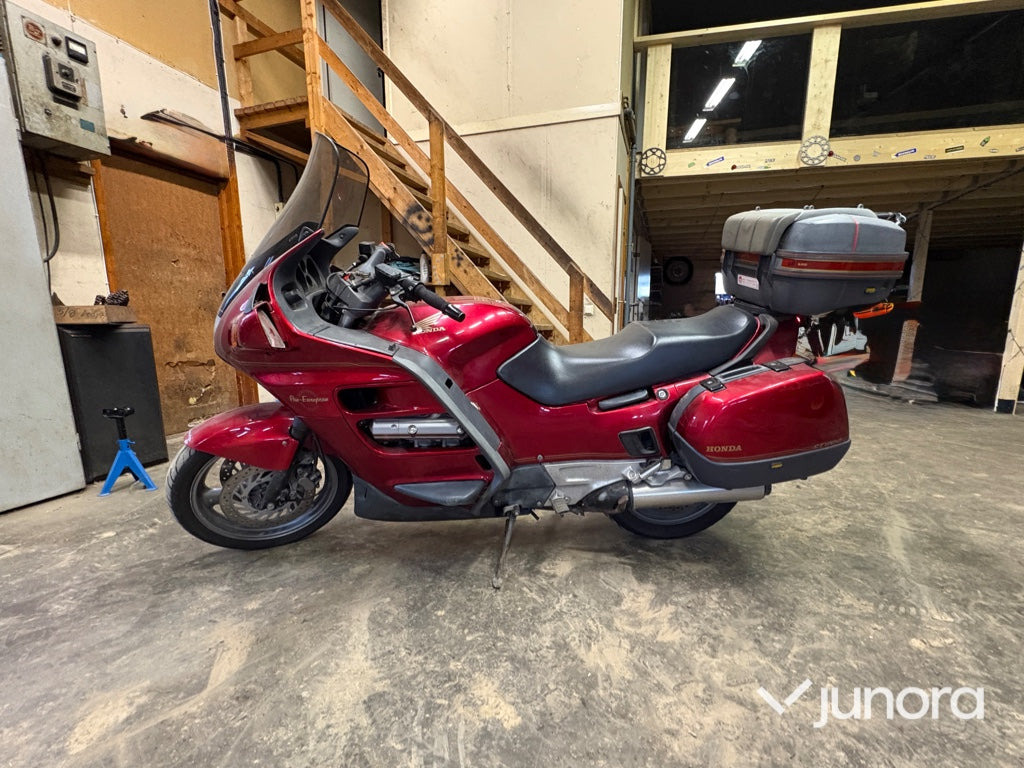 Motorcykel - Honda ST1100 PAN EUROPEA - Motorcycle: picture 2 Motorcykel - Honda ST1100 PAN EUROPEA - Motorcycle: picture 2