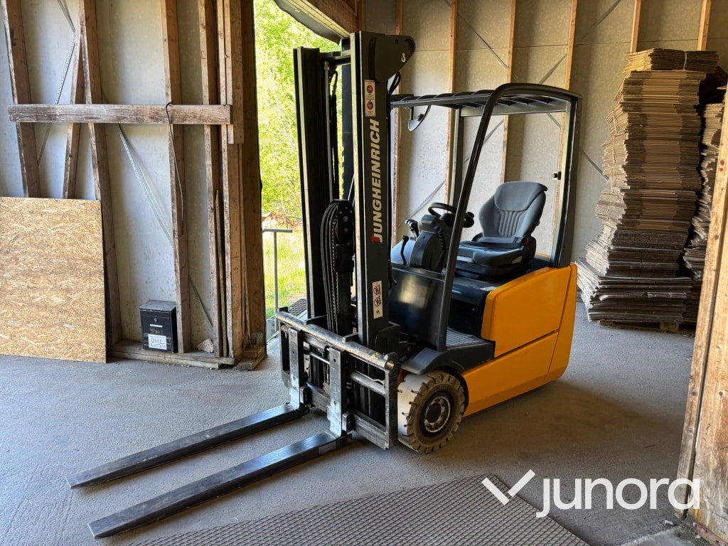 Motviktstruck Jungheinrich EFG 213 - Electric forklift: picture 1 Motviktstruck Jungheinrich EFG 213 - Electric forklift: picture 1