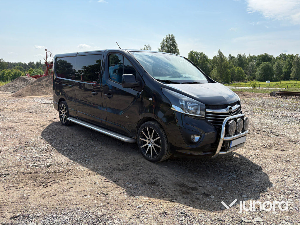 Opel Vivaro - Combi van: picture 1 Opel Vivaro - Combi van: picture 1