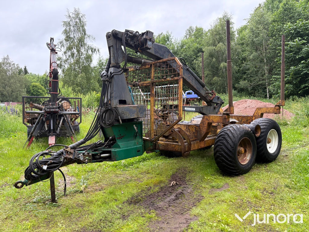 Skogsvagn med kran - Timber transport: picture 1 Skogsvagn med kran - Timber transport: picture 1
