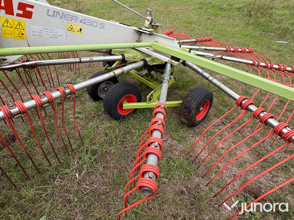 Strängläggare Claas liner 430s - Tedder/ Rake: picture 2 Strängläggare Claas liner 430s - Tedder/ Rake: picture 2