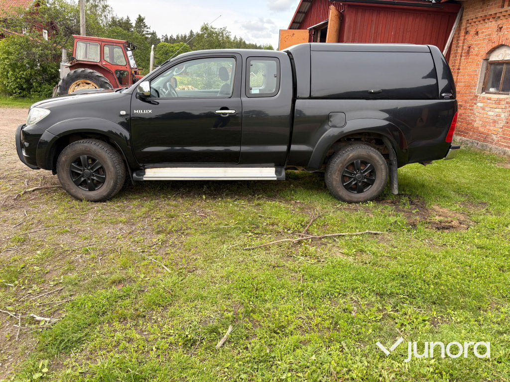 Toyota Hilux X-Cab 4wd - Pickup truck: picture 4 Toyota Hilux X-Cab 4wd - Pickup truck: picture 4