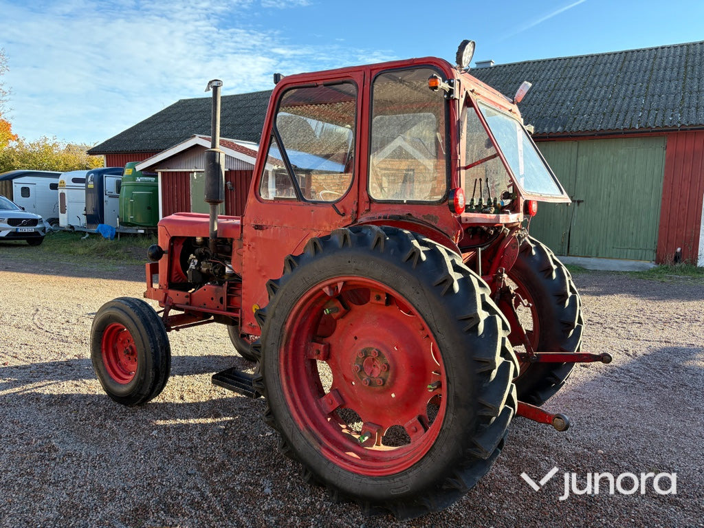 Traktor Bolinder Munktell BM Volvo 400 Buster - Farm tractor: picture 3 Traktor Bolinder Munktell BM Volvo 400 Buster - Farm tractor: picture 3