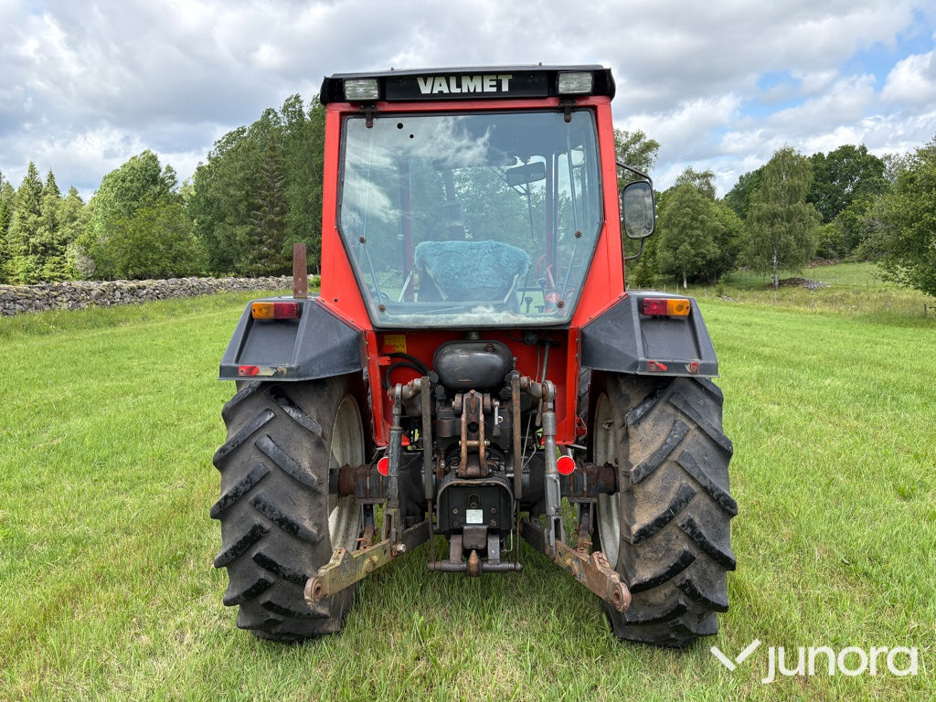Valmet 305 - Farm tractor: picture 4 Valmet 305 - Farm tractor: picture 4