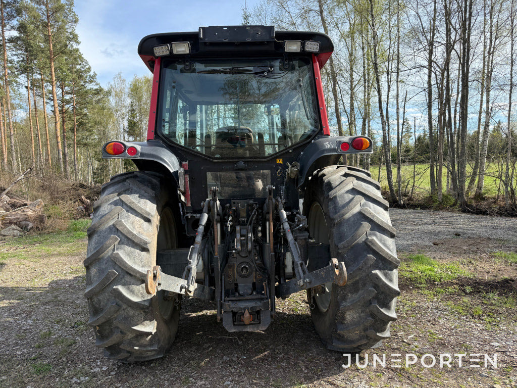 Valtra N101 - Farm tractor: picture 5 Valtra N101 - Farm tractor: picture 5
