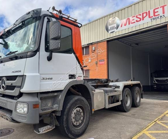 Hook lift truck Mercedes Actros 3346: picture 1