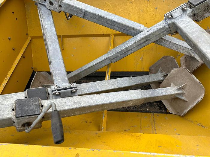 Nido Stratos B06-27 PAX - Sand/ Salt spreader: picture 5 Nido Stratos B06-27 PAX - Sand/ Salt spreader: picture 5