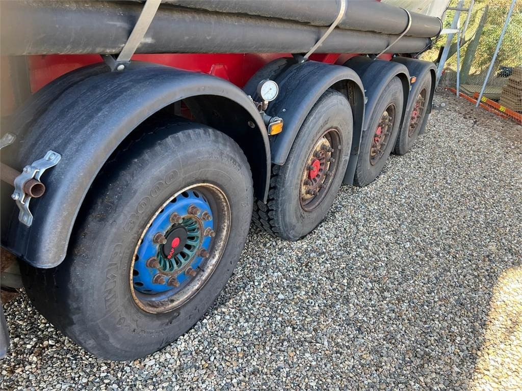 Interconsult 64m3 STRT1-64CA med tip - Silo semi-trailer: picture 5 Interconsult 64m3 STRT1-64CA med tip - Silo semi-trailer: picture 5
