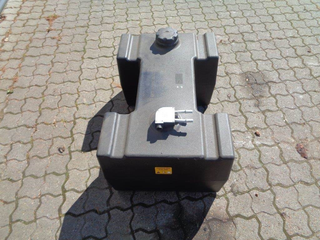 Mercedes-Benz 100 L plast (H formet) Dieseltank - Fuel tank for Commercial vehicle: picture 3 Mercedes-Benz 100 L plast (H formet) Dieseltank - Fuel tank for Commercial vehicle: picture 3