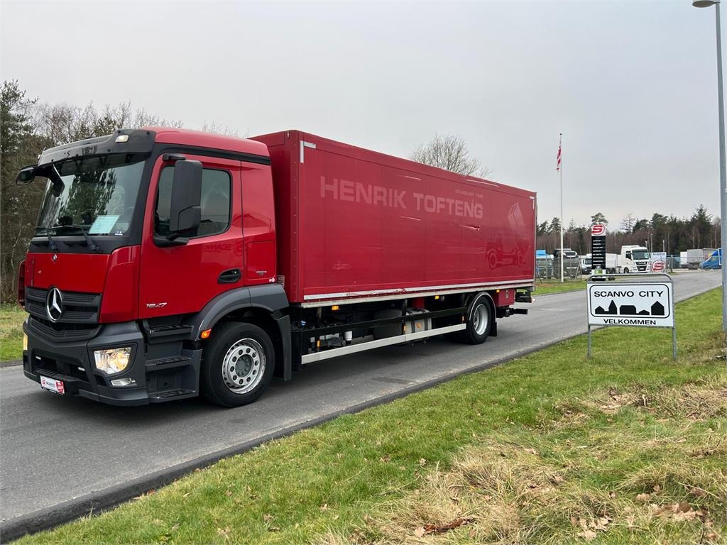 Mercedes-Benz Antos 1827 LnR  - Box truck: picture 1 Mercedes-Benz Antos 1827 LnR  - Box truck: picture 1