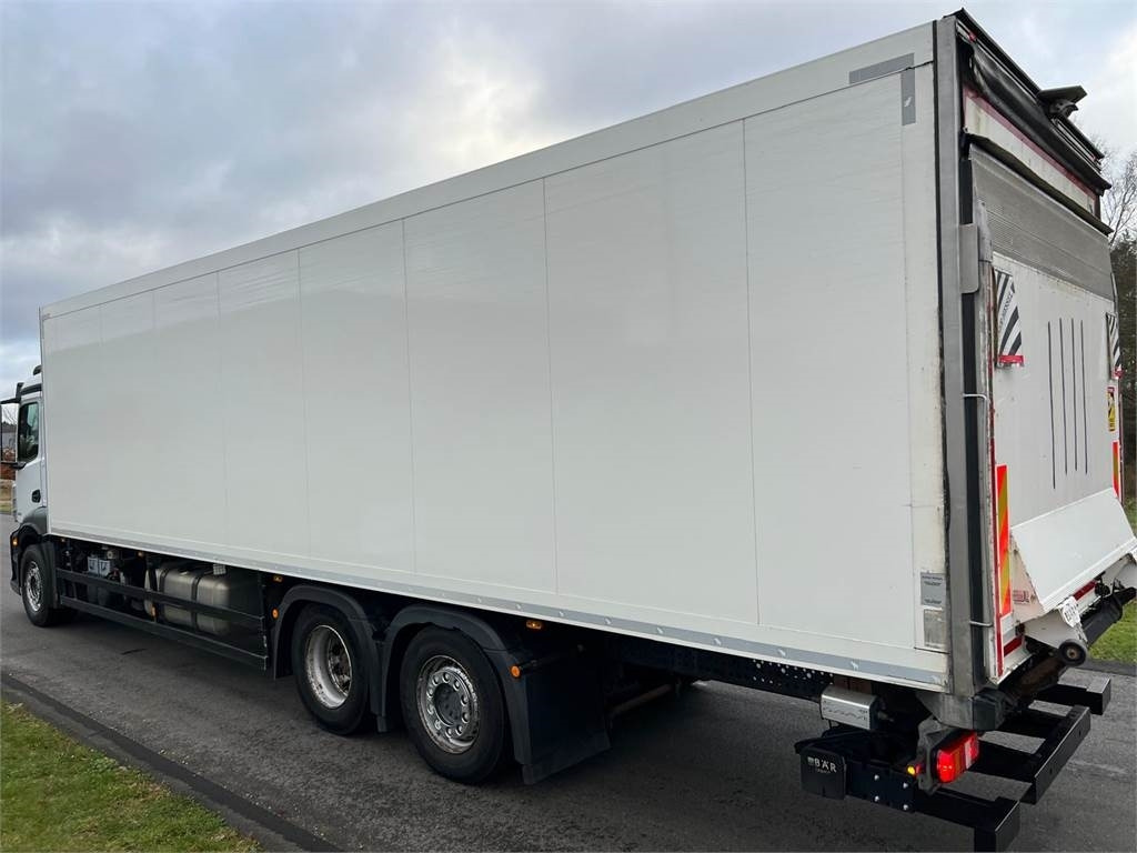 Mercedes-Benz Antos 2533 L - Box truck: picture 2 Mercedes-Benz Antos 2533 L - Box truck: picture 2