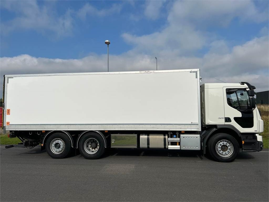 Volvo FE320 6x2*4 - Box truck: picture 3 Volvo FE320 6x2*4 - Box truck: picture 3