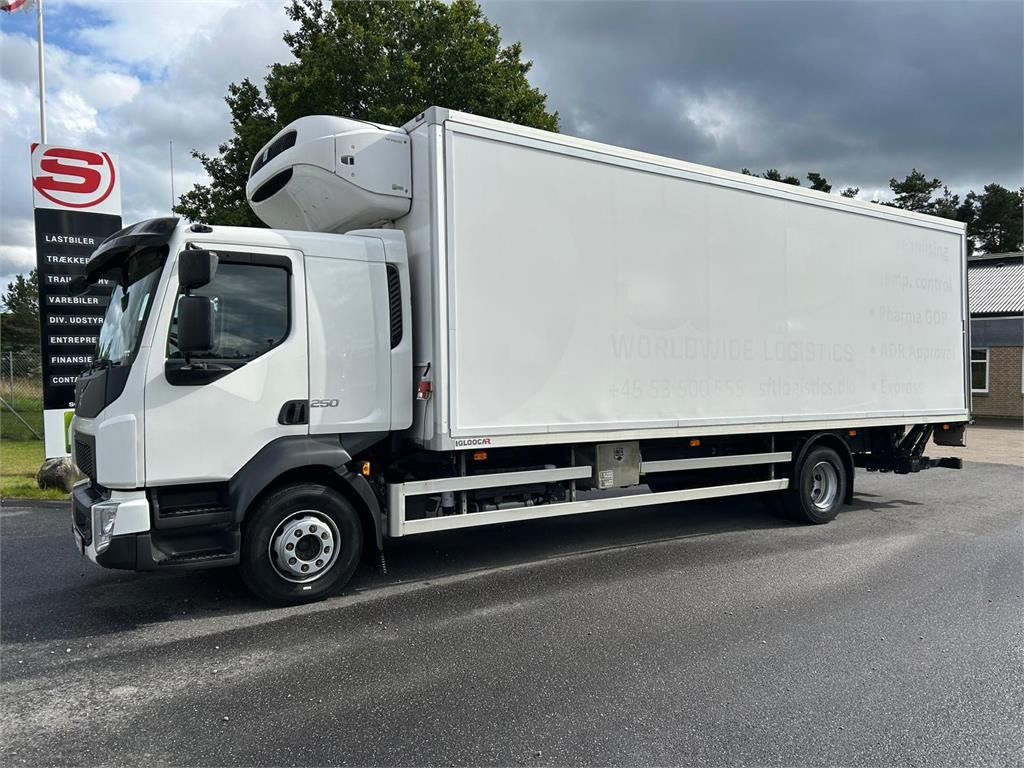 Volvo FL 250 16 ton  - Refrigerator truck: picture 1 Volvo FL 250 16 ton  - Refrigerator truck: picture 1