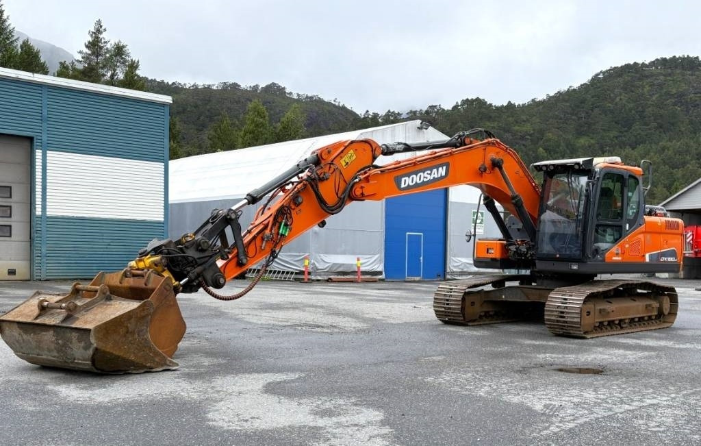 Doosan DX180LC-5 - Crawler excavator: picture 1 Doosan DX180LC-5 - Crawler excavator: picture 1