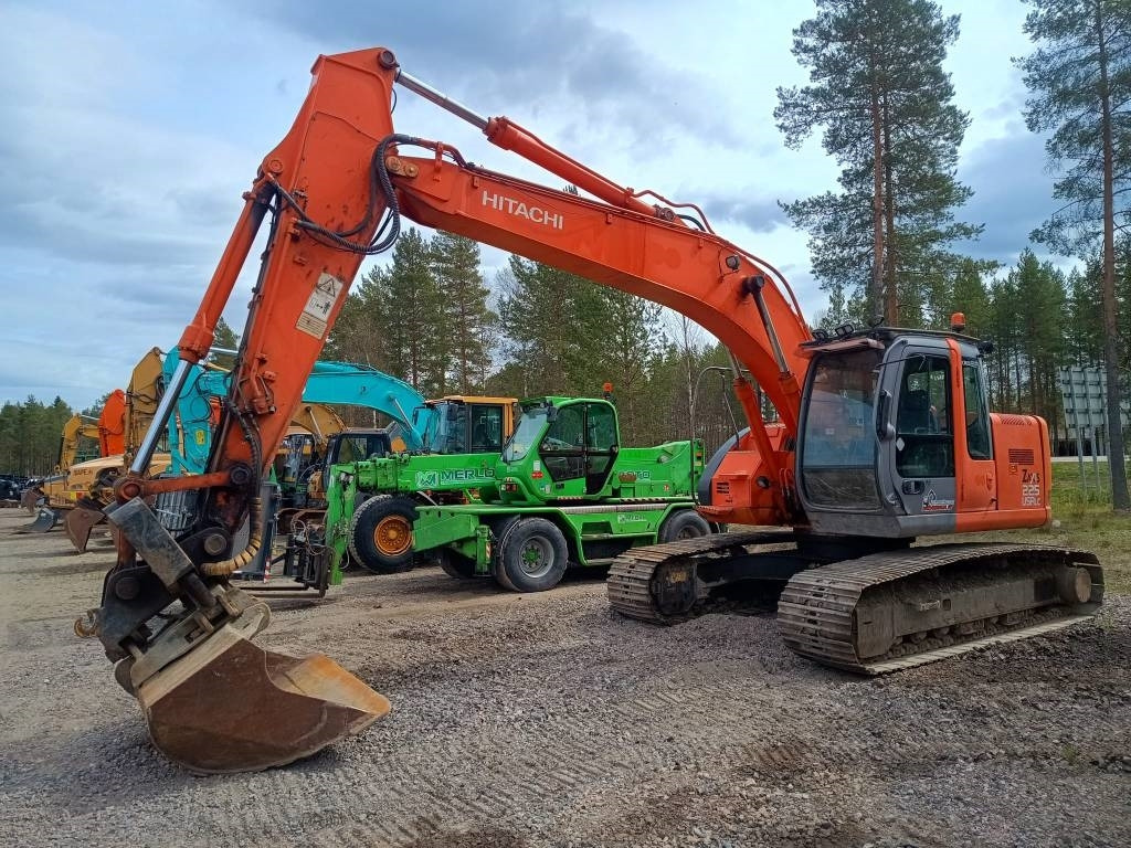 Hitachi MYYTY! SOLD! ZX225USR KALLISTAJALLA - Crawler excavator: picture 1 Hitachi MYYTY! SOLD! ZX225USR KALLISTAJALLA - Crawler excavator: picture 1