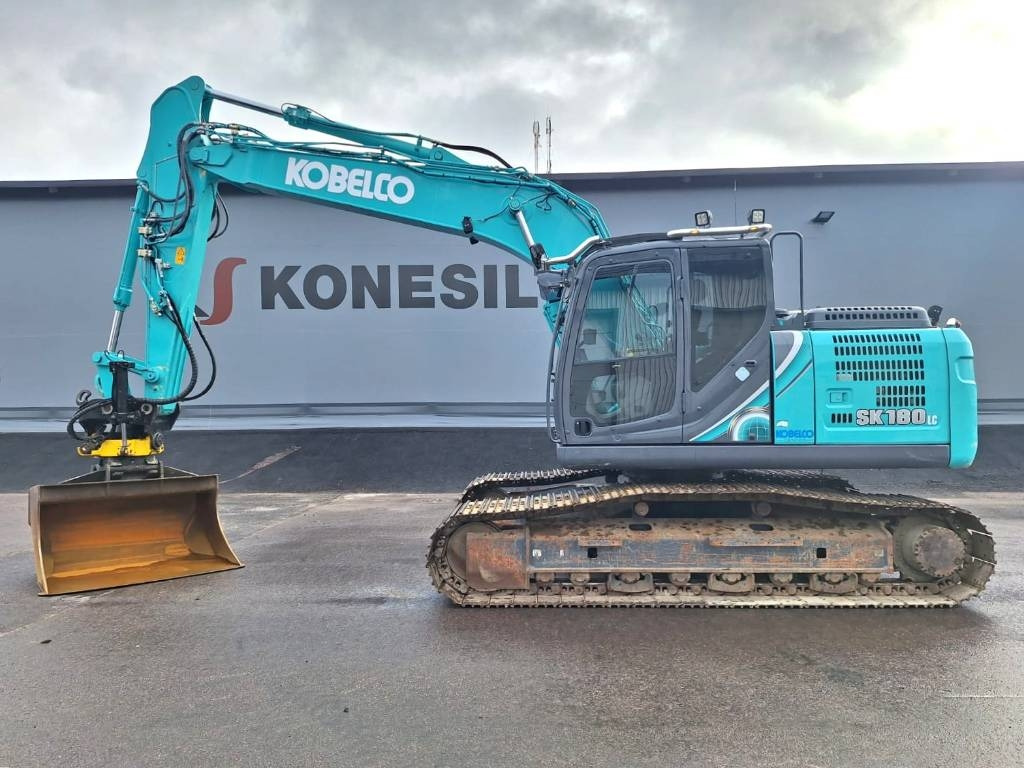 Kobelco SK180LC-10 PYÖRITTÄJÄLLÄ - Crawler excavator: picture 1 Kobelco SK180LC-10 PYÖRITTÄJÄLLÄ - Crawler excavator: picture 1