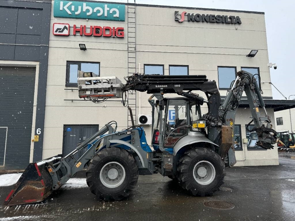 Lännen 8600E PYÖRITTÄJÄ, NOSTIN YM.  - Backhoe loader: picture 1 Lännen 8600E PYÖRITTÄJÄ, NOSTIN YM.  - Backhoe loader: picture 1