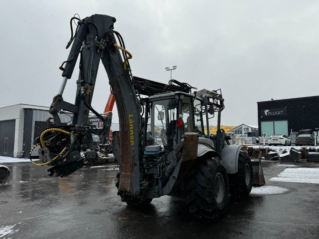 Lännen 8600E PYÖRITTÄJÄ, NOSTIN YM.  - Backhoe loader: picture 5 Lännen 8600E PYÖRITTÄJÄ, NOSTIN YM.  - Backhoe loader: picture 5