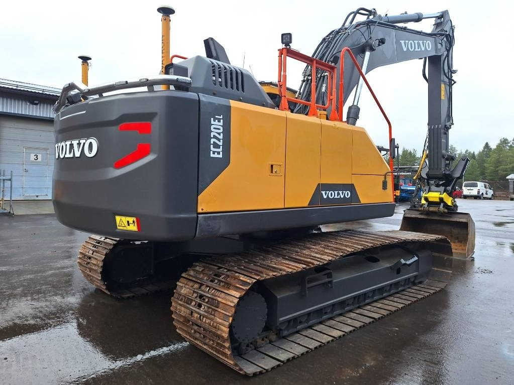 Volvo EC220EL HUIPPUVARUSTEILLA  - Crawler excavator: picture 4 Volvo EC220EL HUIPPUVARUSTEILLA  - Crawler excavator: picture 4