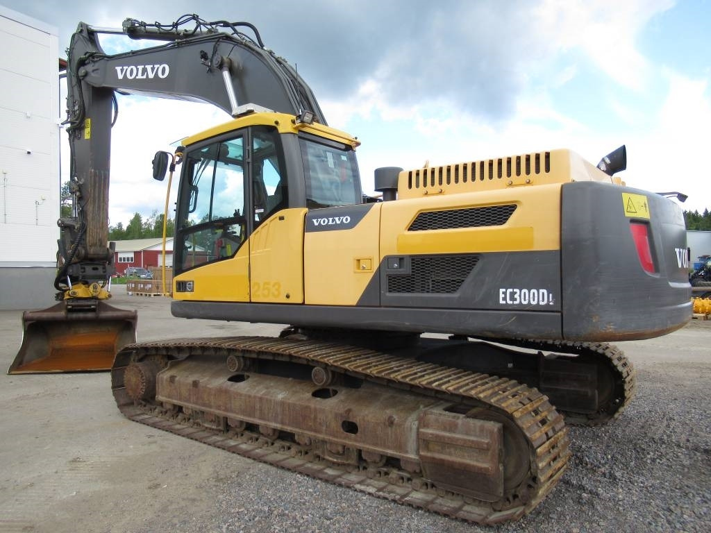 Volvo EC300DL PYÖRITTÄJÄLLÄ - Crawler excavator: picture 3 Volvo EC300DL PYÖRITTÄJÄLLÄ - Crawler excavator: picture 3