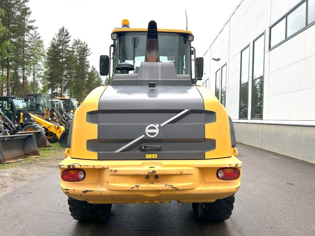 Volvo MYYTY! SOLD! L50H 1-omistaja - Wheel loader: picture 3 Volvo MYYTY! SOLD! L50H 1-omistaja - Wheel loader: picture 3