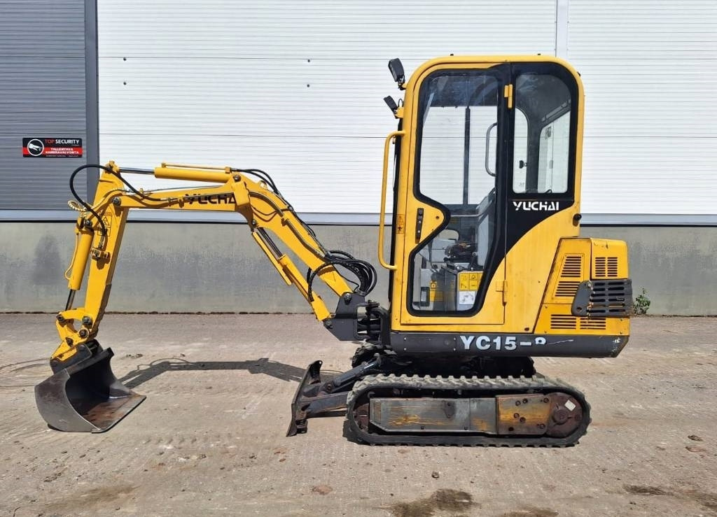 Yuchai YC15-8 PIKALIITIN+KAUHA - Mini excavator: picture 1 Yuchai YC15-8 PIKALIITIN+KAUHA - Mini excavator: picture 1