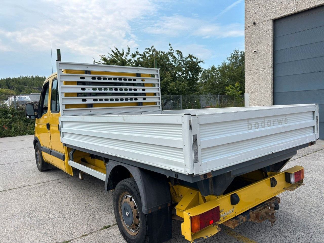 Renault Master Pritsche. 7pl. 2.5 Motor. - Open body delivery van, Combi van: picture 2 Renault Master Pritsche. 7pl. 2.5 Motor. - Open body delivery van, Combi van: picture 2