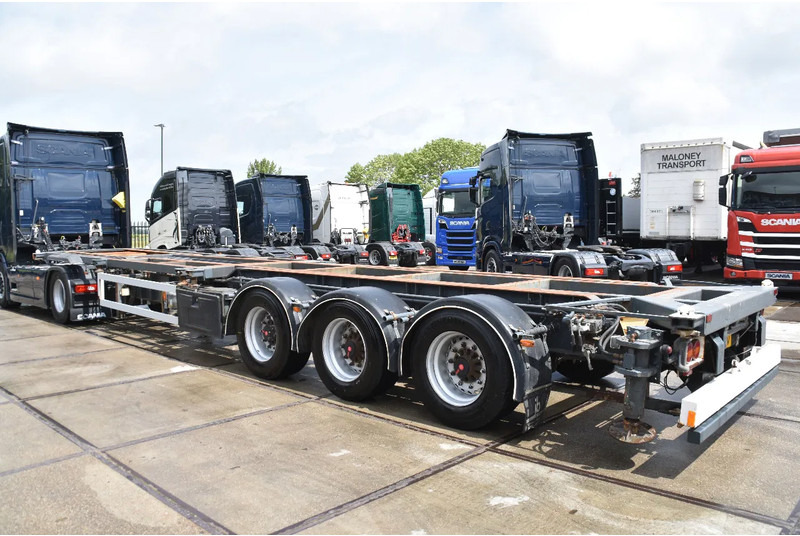 GS - TIPPING CONTAINERCHASSIS - ALL CONNECTIONS - SAF AXLES - DRUM BRAKES - CENTRAL LUBRICATION - GOOD CONDITION - - Container transporter/ Swap body semi-trailer: picture 4 GS - TIPPING CONTAINERCHASSIS - ALL CONNECTIONS - SAF AXLES - DRUM BRAKES - CENTRAL LUBRICATION - GOOD CONDITION - - Container transporter/ Swap body semi-trailer: picture 4