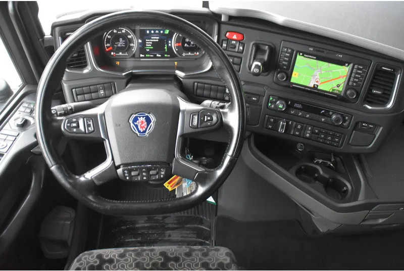 Scania S500 NGS 6x2*4 - HOOKLIFT - RETARDER - 477 TKM - PARK. AIRCO - WHEELBASE: 475 CM - PTO - EXCELLENT CONDITION - - Hook lift truck: picture 5 Scania S500 NGS 6x2*4 - HOOKLIFT - RETARDER - 477 TKM - PARK. AIRCO - WHEELBASE: 475 CM - PTO - EXCELLENT CONDITION - - Hook lift truck: picture 5