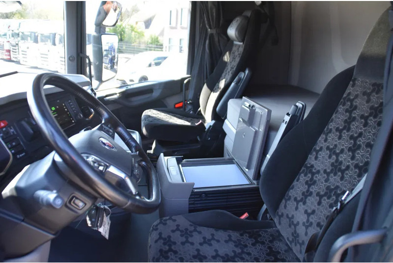 Scania S500 NGS 6x2*4 - HOOKLIFT SYSTEM - RETARDER - 313 TKM - PARK. AIRCO - WHEELBASE: 475 CM - PTO - GOOD CONDITION - - Hook lift truck: picture 5 Scania S500 NGS 6x2*4 - HOOKLIFT SYSTEM - RETARDER - 313 TKM - PARK. AIRCO - WHEELBASE: 475 CM - PTO - GOOD CONDITION - - Hook lift truck: picture 5