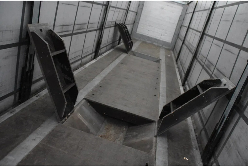 Schmitz Cargobull SCB*S3T - COIL - GALVANIZED - SLIDING CURTAINS/ROOF - DISC BRAKES - TOP CONDITION - - Curtainsider semi-trailer: picture 3 Schmitz Cargobull SCB*S3T - COIL - GALVANIZED - SLIDING CURTAINS/ROOF - DISC BRAKES - TOP CONDITION - - Curtainsider semi-trailer: picture 3