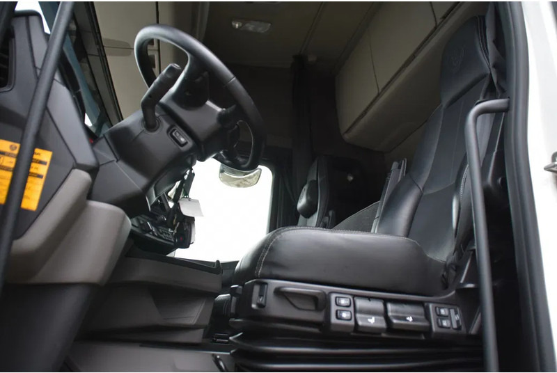 Scania R 460 NGS 6x4NB - SUPER - FULL AIR - RETARDER - 96 TKM - PARK. AIRCO - HYDRAULIC SYSTEM - LED - LEATHER SEATS - EXCELLENT CONDIT - Tractor unit: picture 4 Scania R 460 NGS 6x4NB - SUPER - FULL AIR - RETARDER - 96 TKM - PARK. AIRCO - HYDRAULIC SYSTEM - LED - LEATHER SEATS - EXCELLENT CONDIT - Tractor unit: picture 4