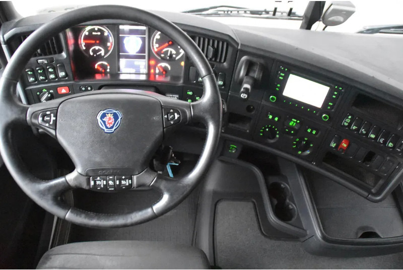 Scania R450 HL 4x2MNB - CROWN EDITION - ADR FL - SCR ONLY - RETARDER - FULL AIR - PTO - NAVI - 2 BEDS - XENON - - Tractor unit: picture 5 Scania R450 HL 4x2MNB - CROWN EDITION - ADR FL - SCR ONLY - RETARDER - FULL AIR - PTO - NAVI - 2 BEDS - XENON - - Tractor unit: picture 5