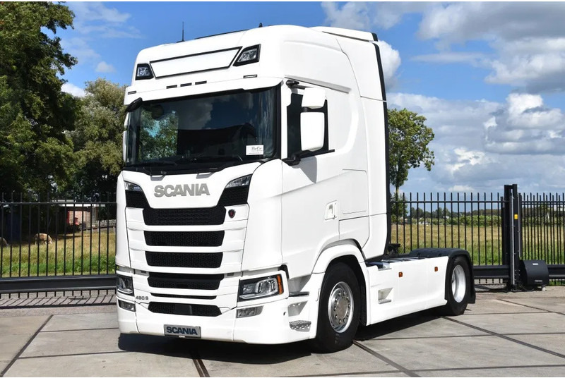 Scania S450 NGS 4x2 - RETARDER - 709 TKM - PARK. AIRCO - LEATHER SEATS - 2 x FUEL TANKS - LED LIGHTS - TOP CONDITION - - Tractor unit: picture 2 Scania S450 NGS 4x2 - RETARDER - 709 TKM - PARK. AIRCO - LEATHER SEATS - 2 x FUEL TANKS - LED LIGHTS - TOP CONDITION - - Tractor unit: picture 2