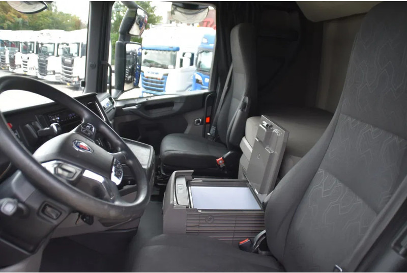 Scania S450 NGS 4x2NB - FULL AIR - RETARDER - ACC - PARK. AIRCO - 2 x FUEL TANKS - TOP CONDITION - - Tractor unit: picture 5 Scania S450 NGS 4x2NB - FULL AIR - RETARDER - ACC - PARK. AIRCO - 2 x FUEL TANKS - TOP CONDITION - - Tractor unit: picture 5