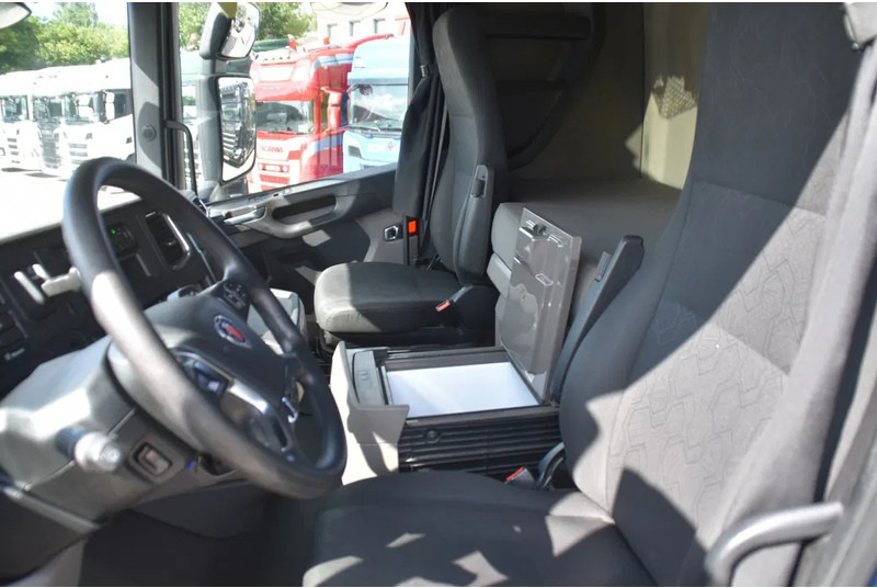 Scania S450 NGS 4x2NB - FULL AIR - RETARDER - ACC - PARK. AIRCO - 2 x FUEL TANKS - TOP CONDITION - - Tractor unit: picture 5 Scania S450 NGS 4x2NB - FULL AIR - RETARDER - ACC - PARK. AIRCO - 2 x FUEL TANKS - TOP CONDITION - - Tractor unit: picture 5