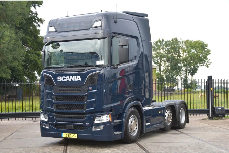 Scania S520 V8 NGS 6x2/4NB - RETARDER - FULL AIR - PARK. AIRCO - ACC - 2 x FUEL TANKS - LED LIGHTS - TOP CONDITION - - Tractor unit: picture 2 Scania S520 V8 NGS 6x2/4NB - RETARDER - FULL AIR - PARK. AIRCO - ACC - 2 x FUEL TANKS - LED LIGHTS - TOP CONDITION - - Tractor unit: picture 2