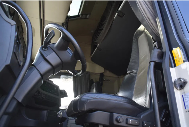 Volvo FH 16.750 Globetrotter XL 6x2 - RETARDER - FULL AIR - PARK. AIRCO - DYNAMIC STEERING - SLIDING FIFTH WHEEL - ALCOA'S - TOP CONDI - Tractor unit: picture 4 Volvo FH 16.750 Globetrotter XL 6x2 - RETARDER - FULL AIR - PARK. AIRCO - DYNAMIC STEERING - SLIDING FIFTH WHEEL - ALCOA'S - TOP CONDI - Tractor unit: picture 4
